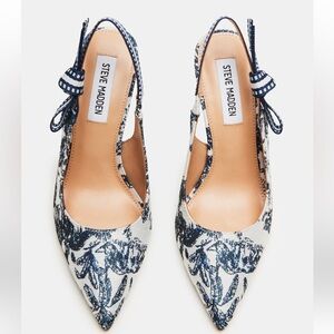 Steve Madden Navy and White Patterned Heels